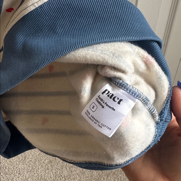 Pact Organic Scattered Hearts Graphic Sweatshirt Pullover - Picture 3 of 3